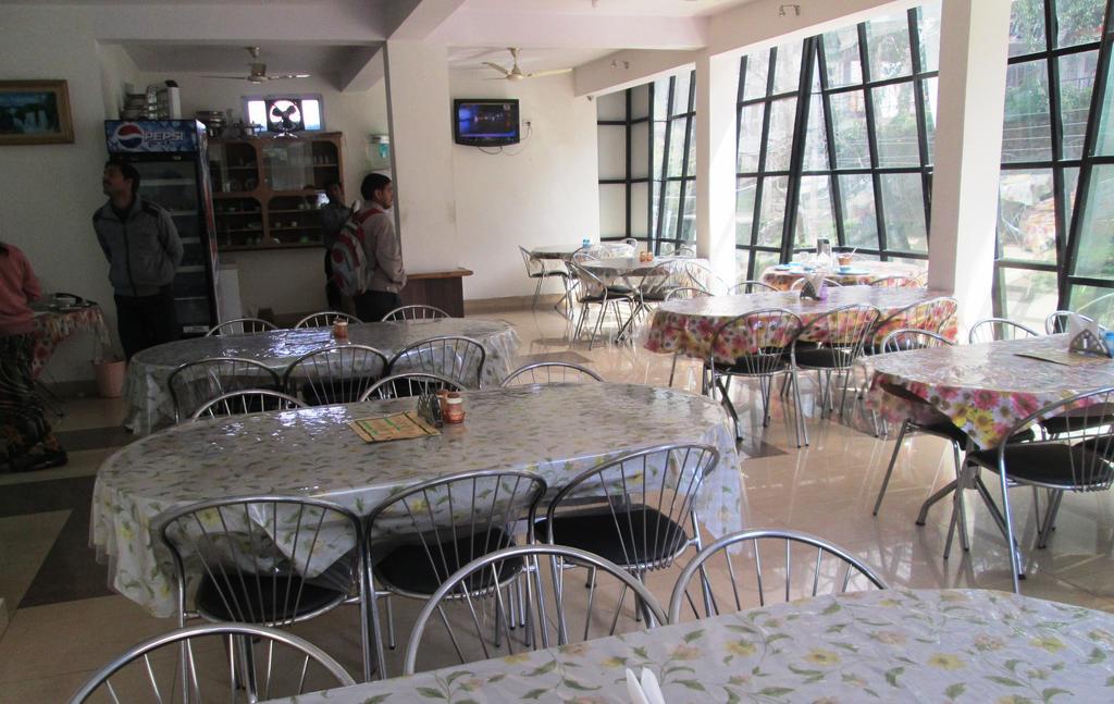 Ranikhet Grand Hotel Exterior foto